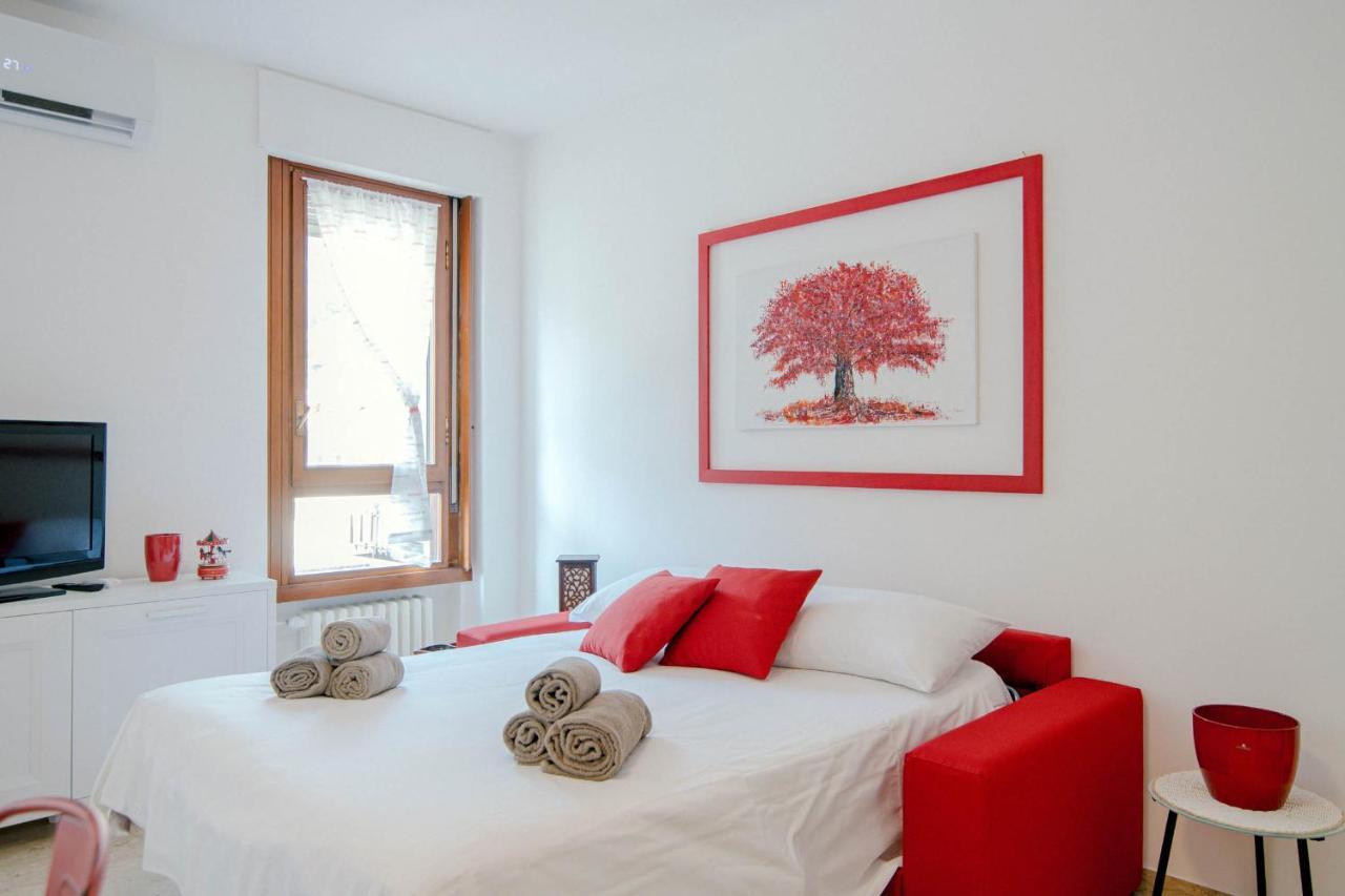 Appartamento Dodo Red - The House Of Travelers Côme Esterno foto